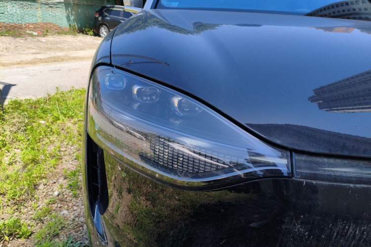 Used Hima AITO M9 2025 Extended-Range Max Version 52 kWh 6-Seater Edition Right Front Headlight