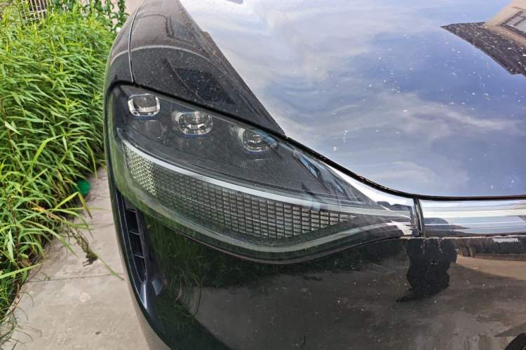 Used Hima AITO M9 2025 Extended-Range Max Version 52 kWh 6-Seater Edition Right Front Headlight