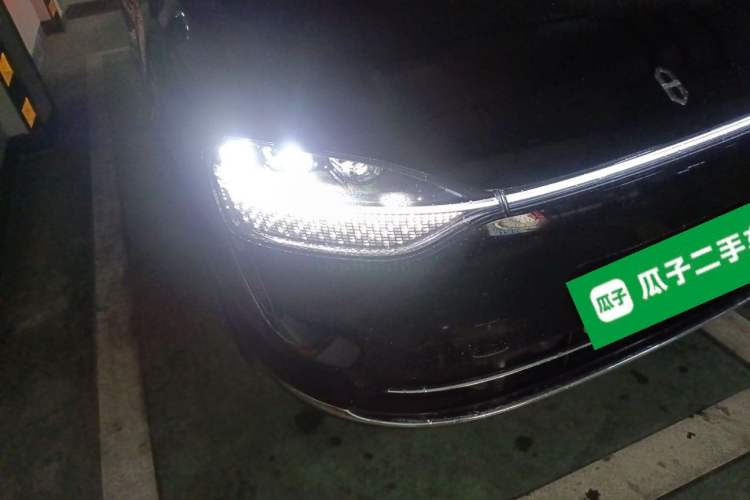 Used Hima AITO M9 2025 Extended-Range Ultra Version 52 kWh 6-Seater Right Front Headlight