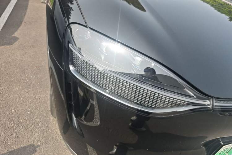 Used Hima AITO M9 2025 Extended-Range Ultra Version 52 kWh 6-Seater Right Front Headlight