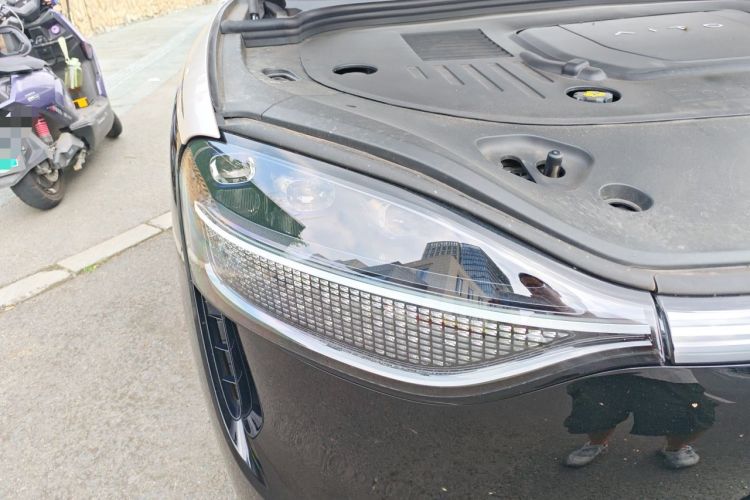 Used Hima AITO M9 2025 Extended-Range Max Version 52 kWh 6-Seater Edition Right Front Headlight