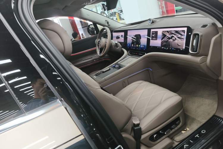 Used Hima AITO M9 2025 Extended-Range Ultra Version 52 kWh 5-Seater Edition Right Front Seat