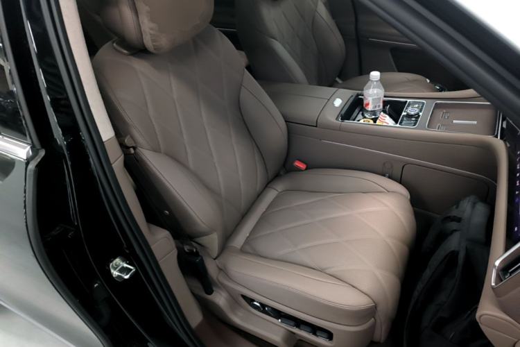 Used Hima AITO M9 2025 Model Range-Extended Ultra Edition 52kWh 6-seater (896-line LiDAR) Right Front Seat