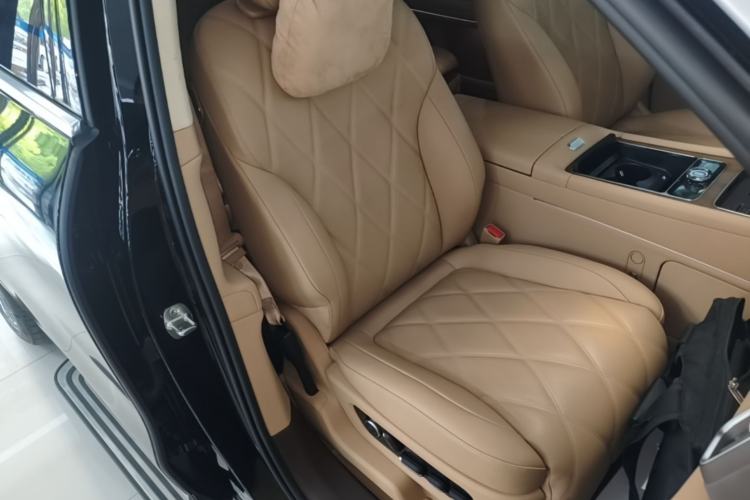 Used Hima AITO M9 2025 Extended-Range Ultra Version 52 kWh 6-Seater Right Front Seat