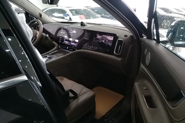 Used Hima AITO M9 2025 Extended-Range Ultra Version 52 kWh 6-Seater Right Front Seat