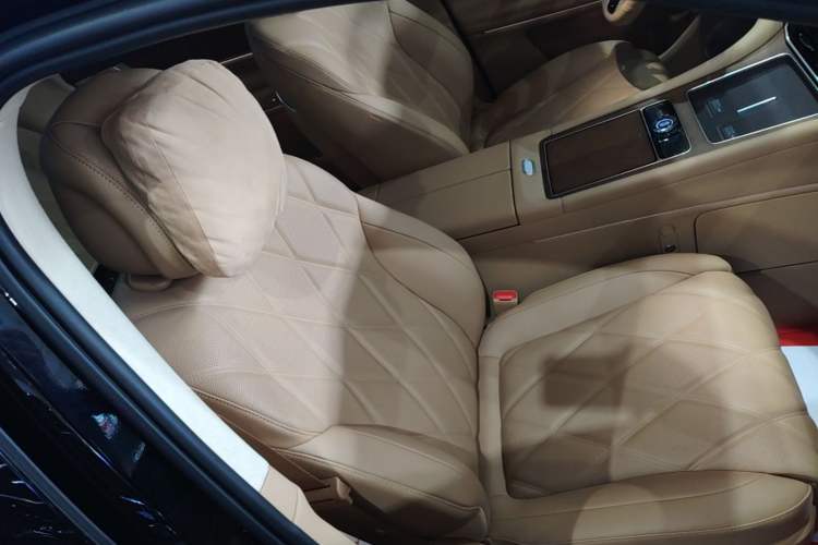 Used Hima AITO M9 2025 Extended-Range Ultra Version 52 kWh 5-Seater Edition Right Front Seat