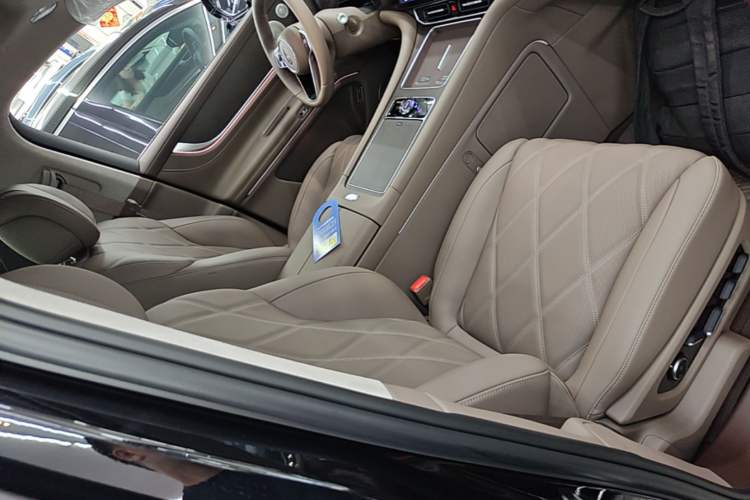 Used Hima AITO M9 2025 Extended-Range Ultra Version 52 kWh 5-Seater Edition Right Front Seat