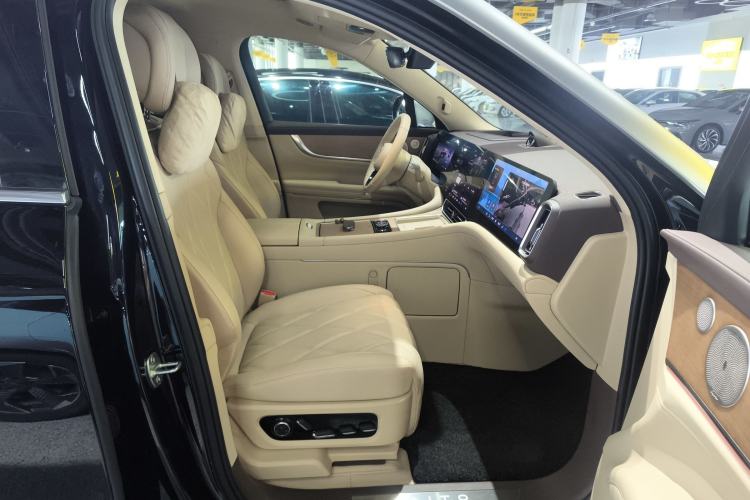 Used Hima AITO M9 2025 Extended-Range Ultra Version 52 kWh 6-Seater Right Front Seat