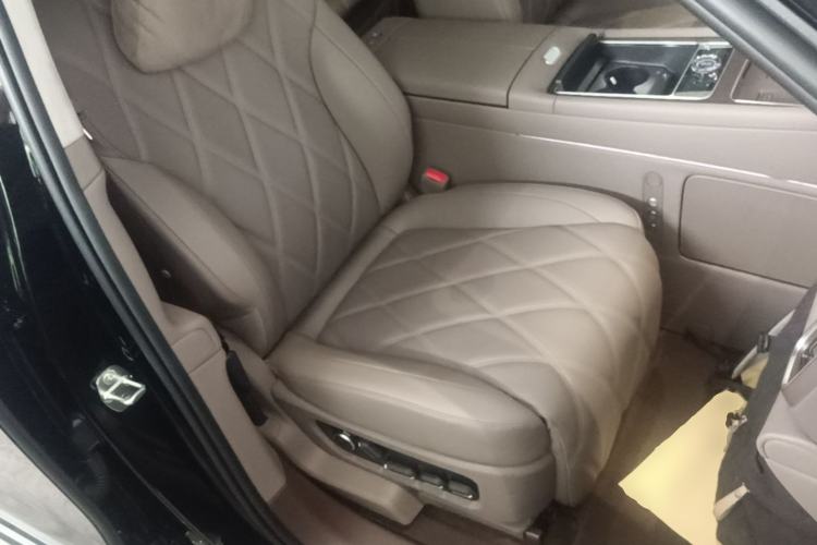 Used Hima AITO M9 2025 Extended-Range Ultra Version 52 kWh 6-Seater Right Front Seat