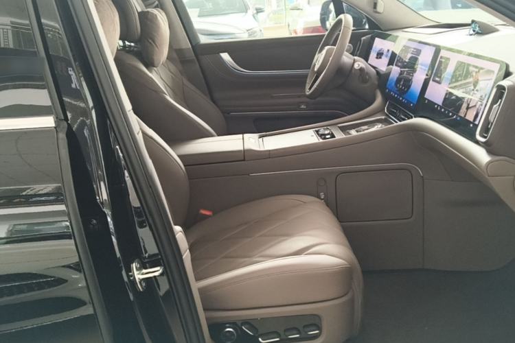 Used Hima AITO M9 2025 Extended-Range Ultra Version 52 kWh 6-Seater Right Front Seat