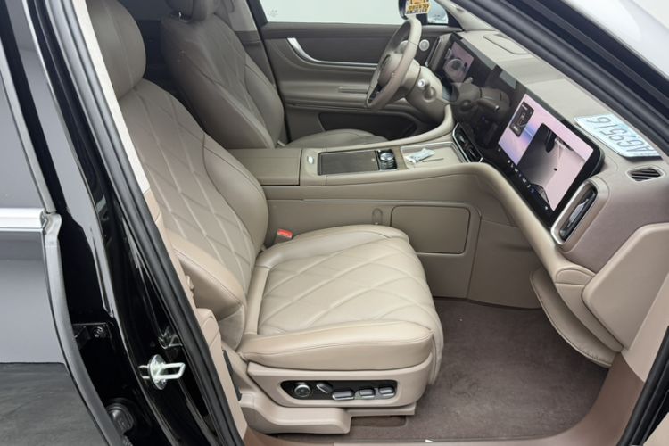 Used Hima AITO M9 2025 Extended-Range Ultra Version 52 kWh 6-Seater Right Front Seat