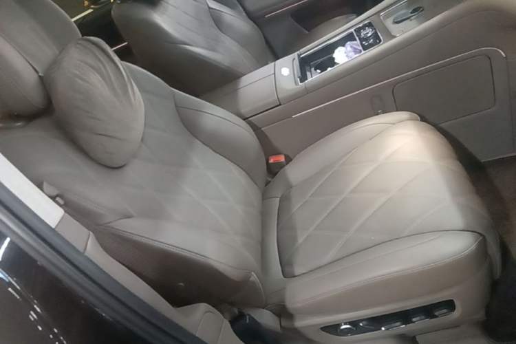 Used Hima AITO M9 2025 Extended-Range Ultra Version 52 kWh 5-Seater Edition Right Front Seat