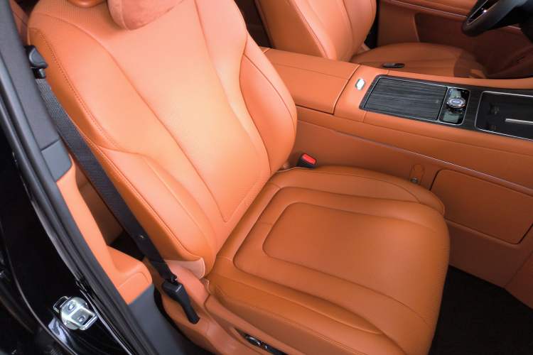 Used Hima AITO M9 2025 Model Range-Extended Ultra Edition 52kWh 6-seater (896-line LiDAR) Right Front Seat