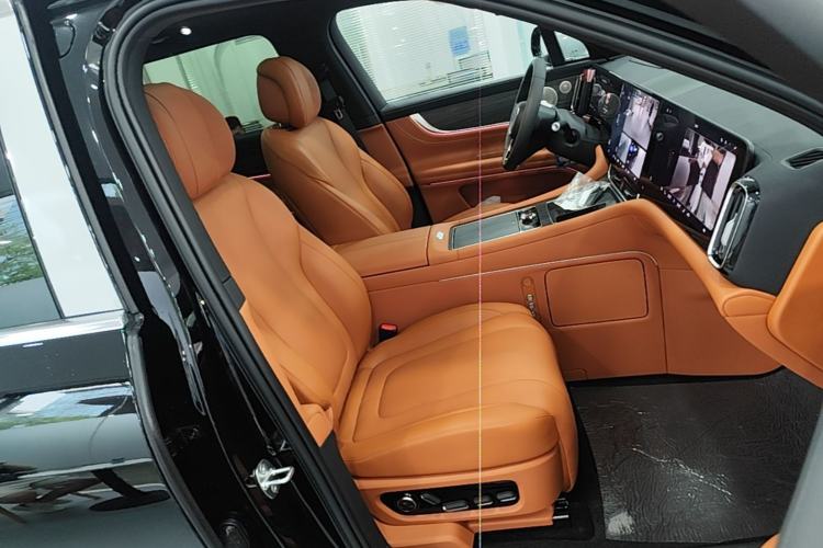Used Hima AITO M9 2025 Extended-Range Max Version 52 kWh 6-Seater Edition Right Front Seat