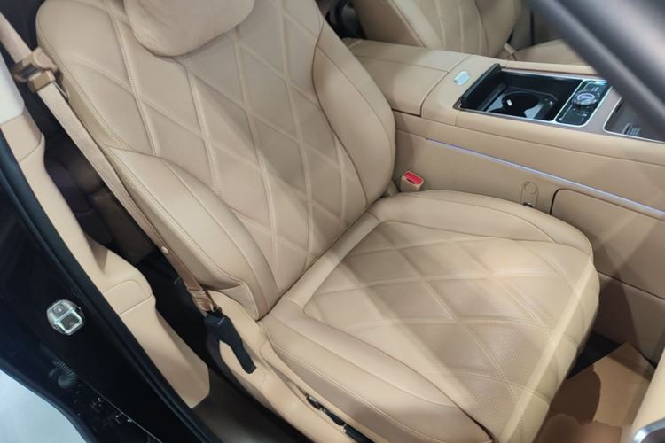 Used Hima AITO M9 2025 Extended-Range Ultra Version 52 kWh 6-Seater Right Front Seat