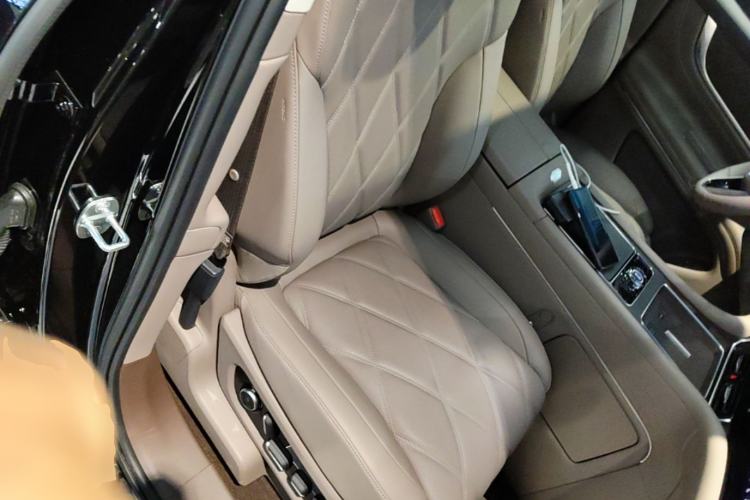 Used Hima AITO M9 2025 Extended-Range Ultra Version 52 kWh 6-Seater Right Front Seat