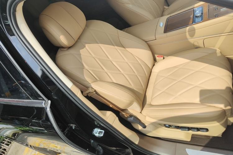 Used Hima AITO M9 2025 Extended-Range Ultra Version 52 kWh 6-Seater Right Front Seat