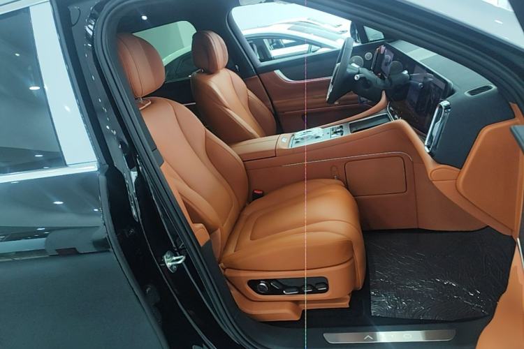 Used Hima AITO M9 2025 Extended-Range Max Version 52 kWh 6-Seater Edition Right Front Seat
