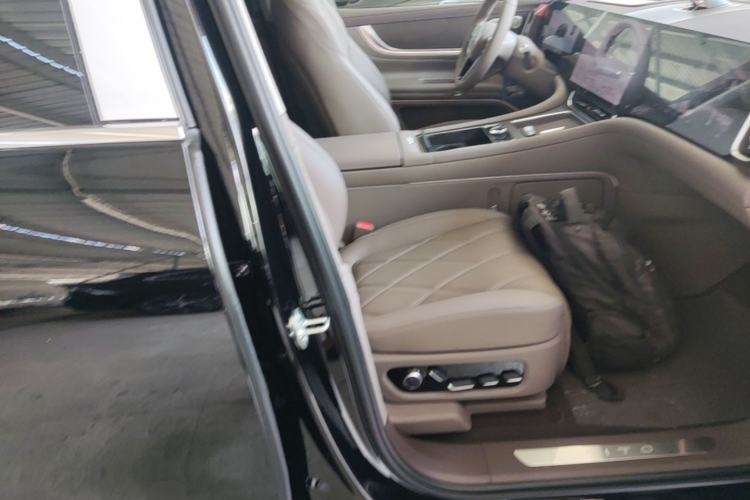 Used Hima AITO M9 2025 Model Range-Extended Max Edition 52kWh 5-seater (896-line LiDAR) Right Front Seat