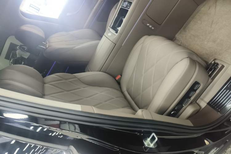Used Hima AITO M9 2025 Extended-Range Ultra Version 52 kWh 5-Seater Edition Right Front Seat