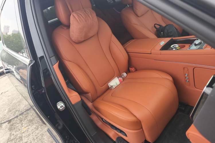Used Hima AITO M9 2025 Extended-Range Ultra Version 52 kWh 6-Seater Right Front Seat