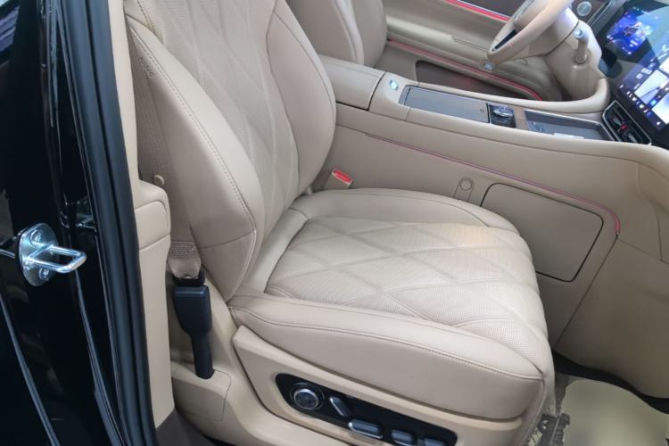 Used Hima AITO M9 2025 Extended-Range Ultra Version 52 kWh 6-Seater Right Front Seat
