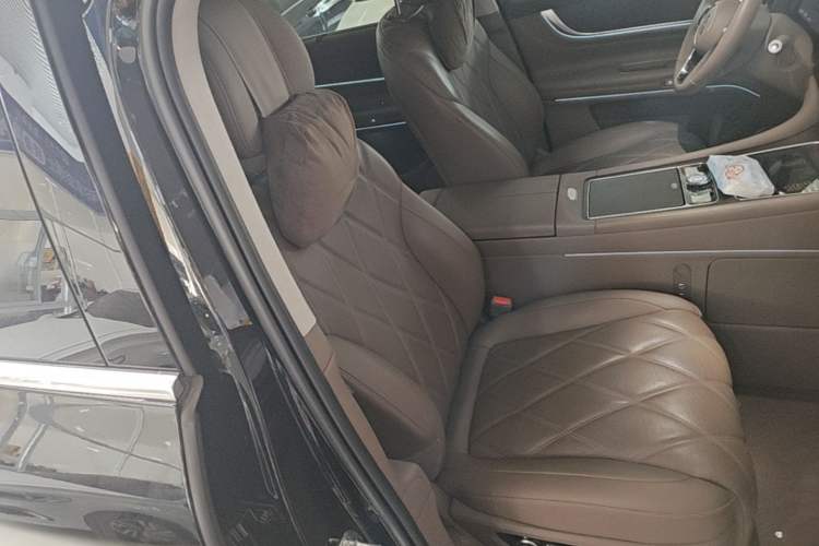 Used Hima AITO M9 2025 Extended-Range Ultra Version 52 kWh 5-Seater Edition Right Front Seat