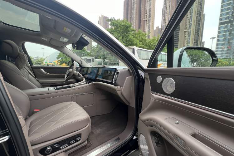 Used Hima AITO M9 2025 Extended-Range Ultra Version 52 kWh 5-Seater Edition Right Front Seat