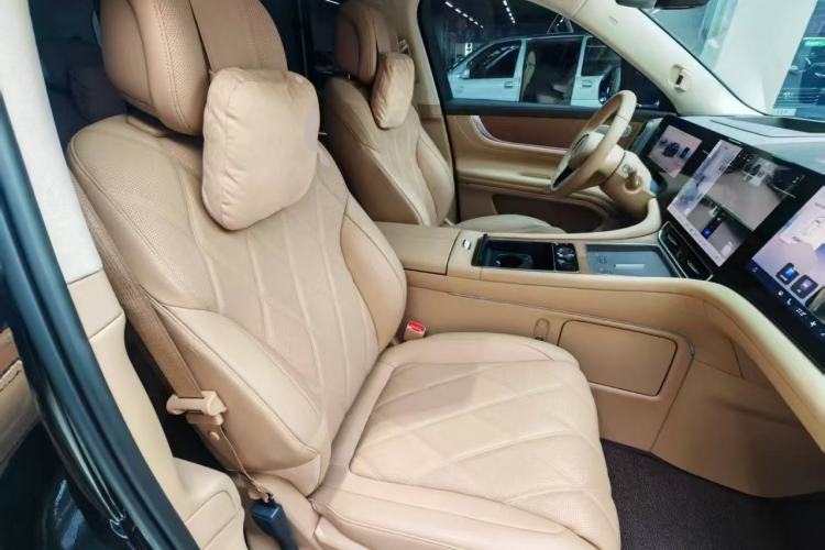 Used Hima AITO M9 2025 Extended-Range Ultra Version 52 kWh 5-Seater Edition Right Front Seat