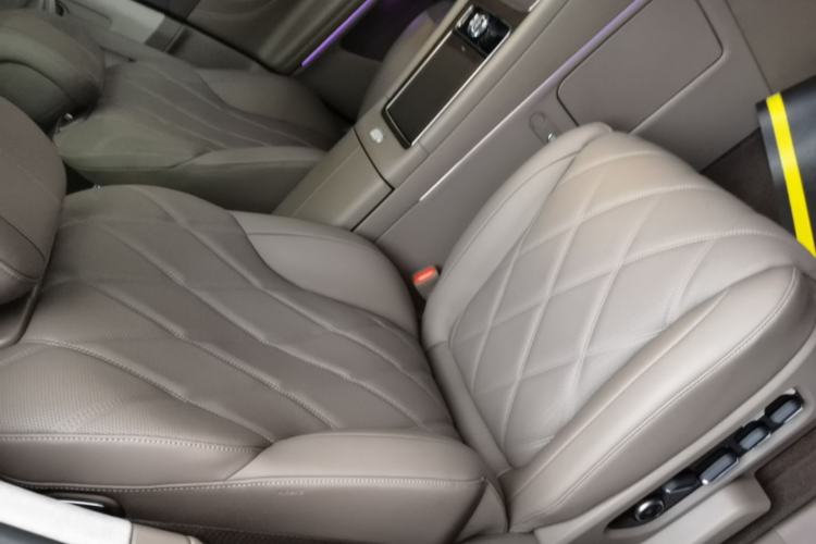 Used Hima AITO M9 2025 Pure Electric Ultra Version 100 kWh 6-Seater Model Right Front Seat