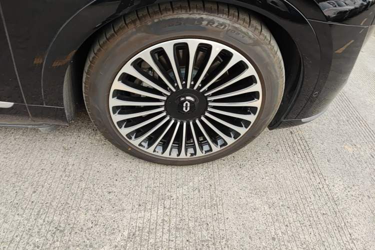 Used Hima AITO M9 2025 All-Electric Max Version 100 kWh 6-Seater Right Front Wheel Hub