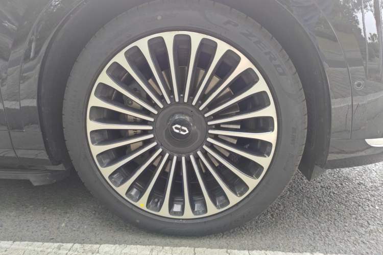 Used Hima AITO M9 2025 Extended-Range Ultra Version 52 kWh 6-Seater Right Front Wheel Hub