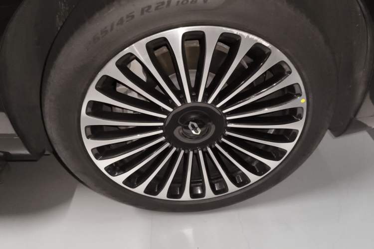 Used Hima AITO M9 2025 Extended-Range Max Version 52 kWh 5-Seater Edition Right Front Wheel Hub