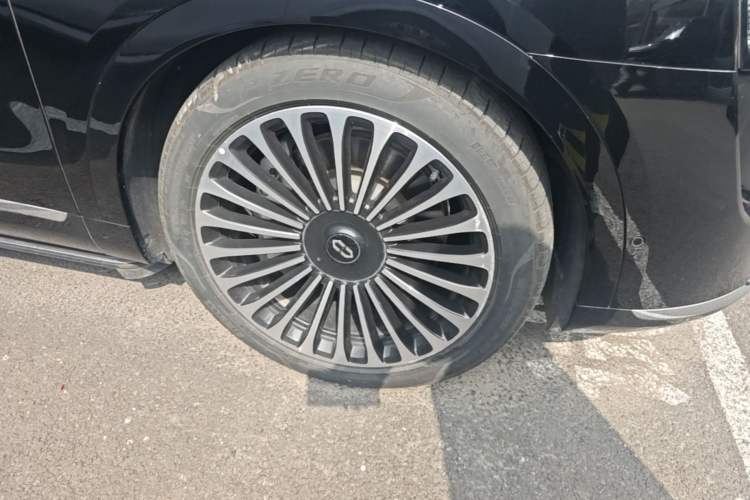 Used Hima AITO M9 2025 Extended-Range Ultra Version 52 kWh 6-Seater Right Front Wheel Hub