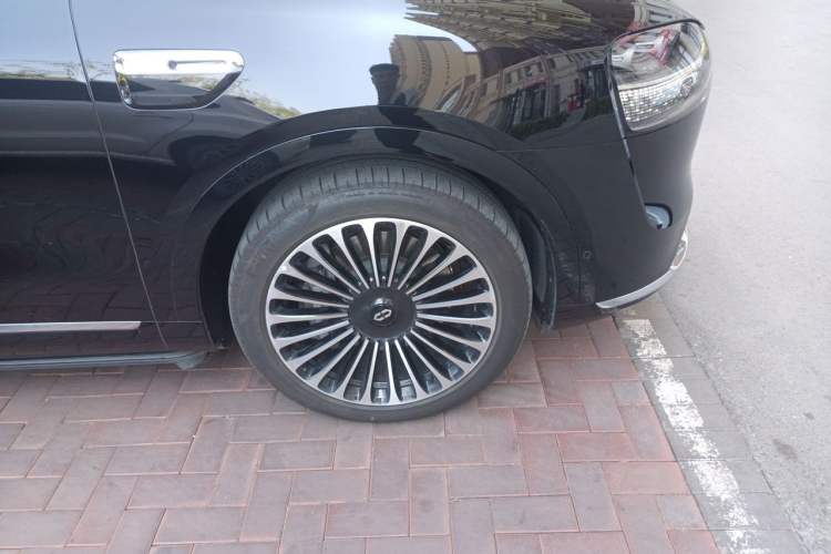 Used Hima AITO M9 2025 Extended-Range Ultra Version 52 kWh 6-Seater Right Front Wheel Hub