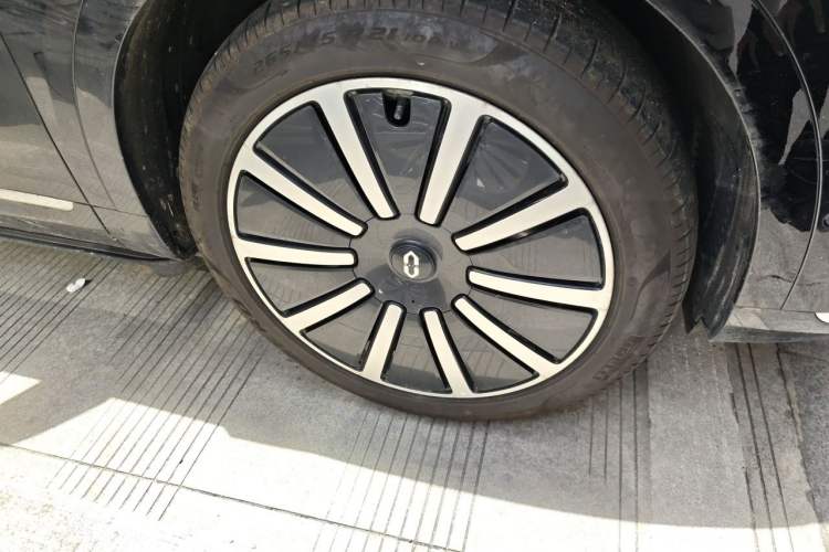 Used Hima AITO M9 2025 Extended-Range Max Version 52 kWh 5-Seater Edition Right Front Wheel Hub