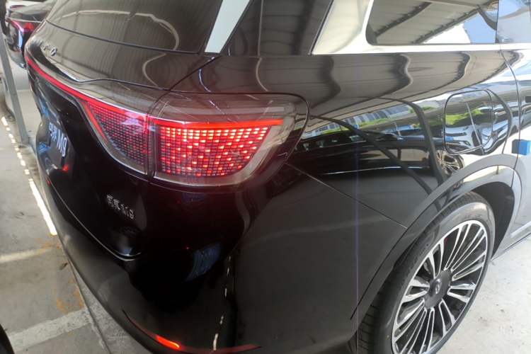 Used Hima AITO M9 2025 Model Range-Extended Max Edition 52kWh 6-seater (896-line LiDAR) Right Rear Taillight