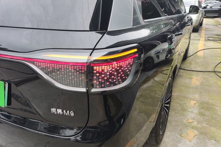 Used Hima AITO M9 2025 Extended-Range Ultra Version 52 kWh 6-Seater Right Rear Taillight