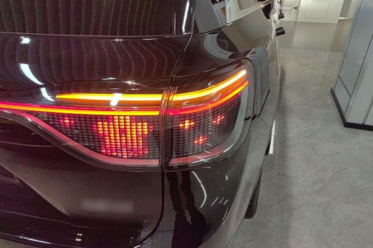 Used Hima AITO M9 2025 Extended-Range Ultra Version 52 kWh 5-Seater Edition Right Rear Taillight
