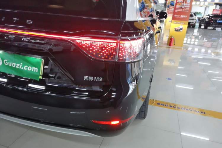Used Hima AITO M9 2025 Extended-Range Ultra Version 52 kWh 6-Seater Right Rear Taillight