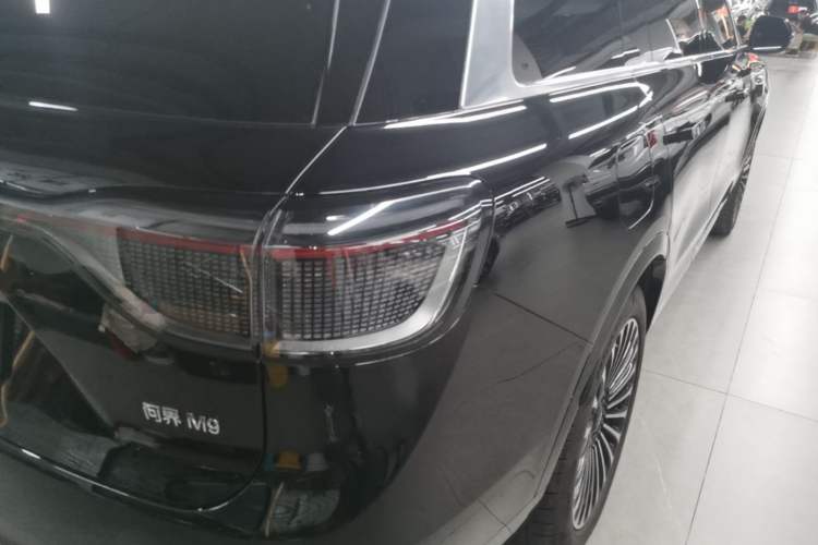 Used Hima AITO M9 2025 Extended-Range Ultra Version 52 kWh 5-Seater Edition Right Rear Taillight