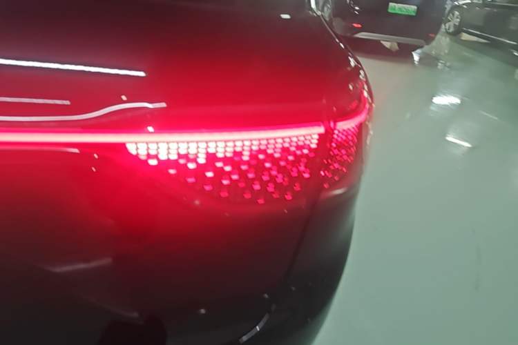 Used Hima AITO M9 2025 Extended-Range Ultra Version 52 kWh 6-Seater Right Rear Taillight