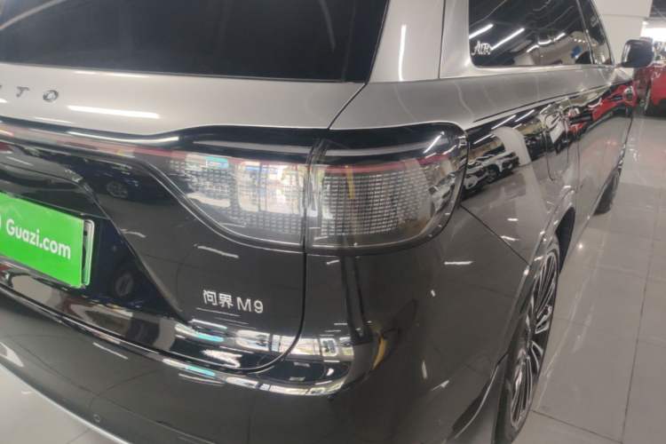 Used Hima AITO M9 2025 Extended-Range Ultra Version 52 kWh 6-Seater Right Rear Taillight