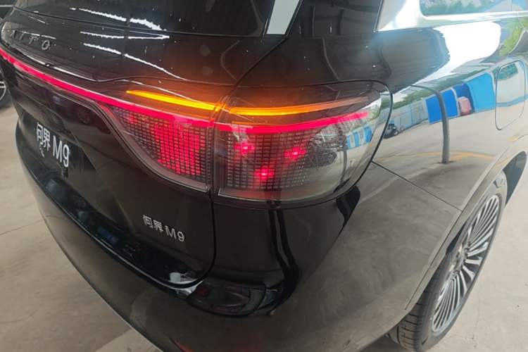 Used Hima AITO M9 2025 Model Range-Extended Max Edition 52kWh 6-seater (896-line LiDAR) Right Rear Taillight