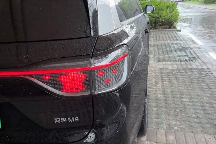 Used Hima AITO M9 2025 Extended-Range Ultra Version 52 kWh 6-Seater Right Rear Taillight