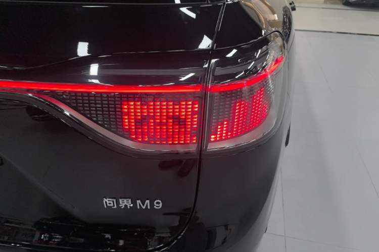 Used Hima AITO M9 2025 Extended-Range Ultra Version 52 kWh 6-Seater Right Rear Taillight