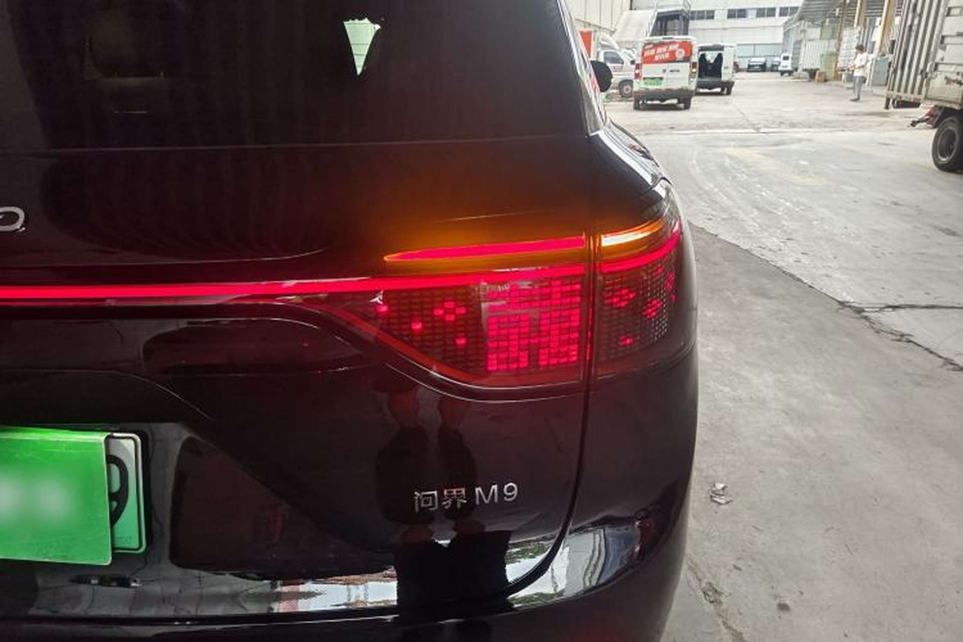 Used Hima AITO M9 2025 Extended-Range Ultra Version 52 kWh 6-Seater Right Rear Taillight