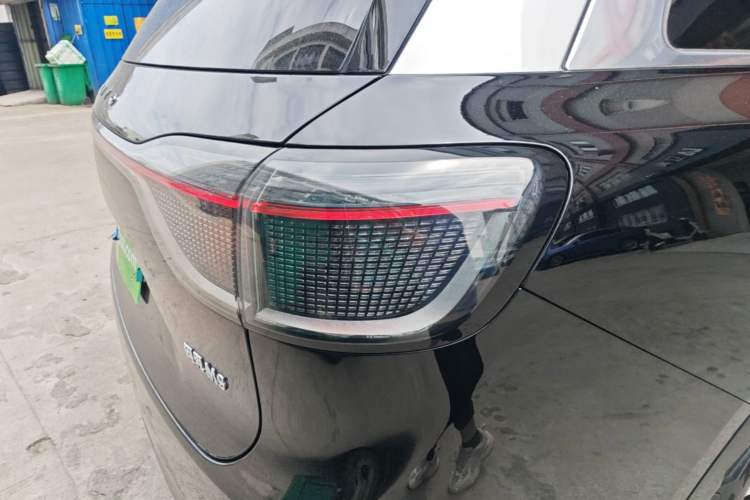 Used Hima AITO M9 2025 Extended-Range Ultra Version 52 kWh 6-Seater Right Rear Taillight