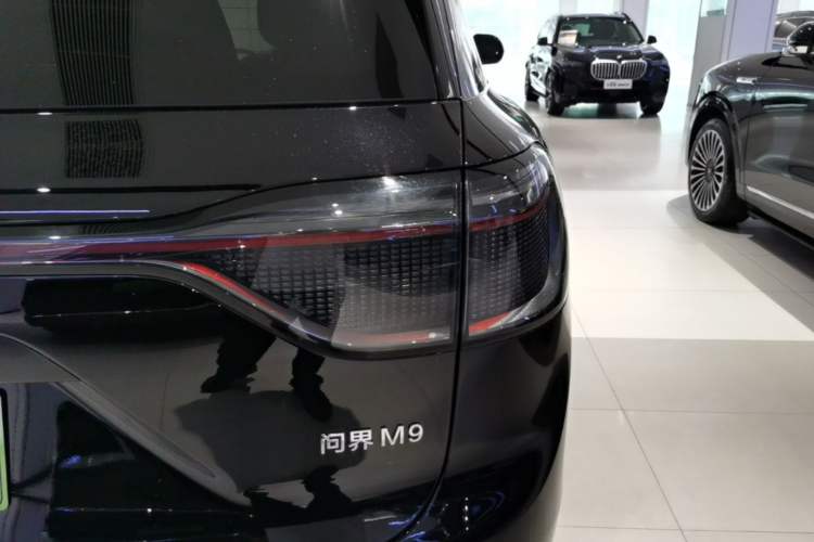 Used Hima AITO M9 2025 Extended-Range Max Version 52 kWh 6-Seater Edition Right Rear Taillight
