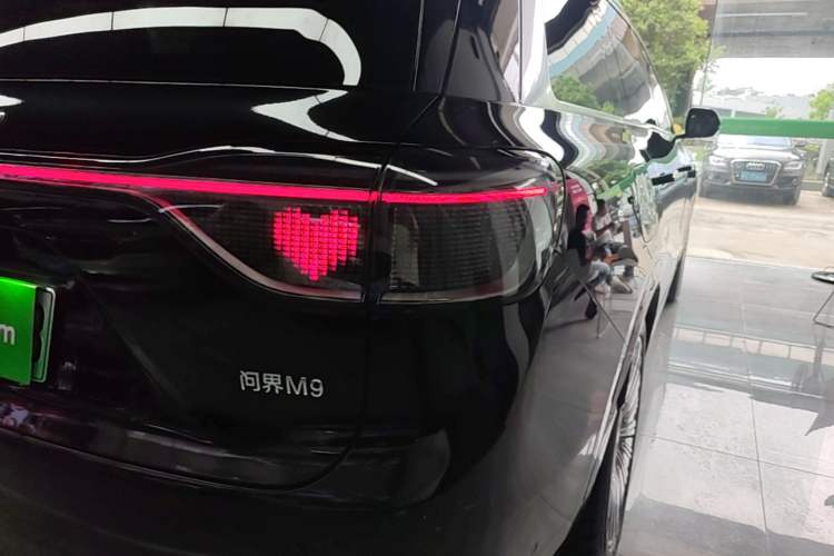 Used Hima AITO M9 2025 Extended-Range Ultra Version 52 kWh 6-Seater Right Rear Taillight
